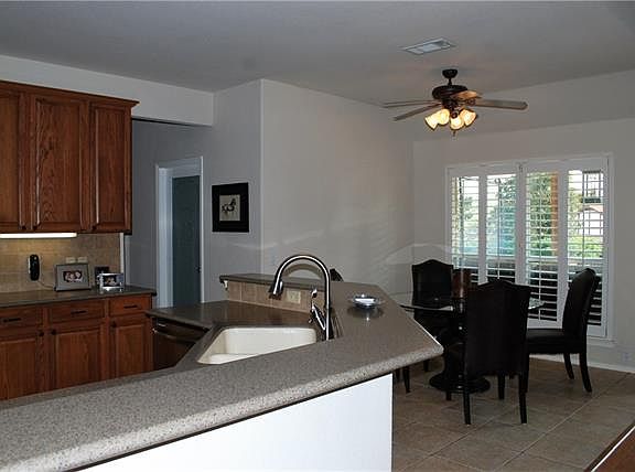 4th image of 1620 Babbling Brook Dr