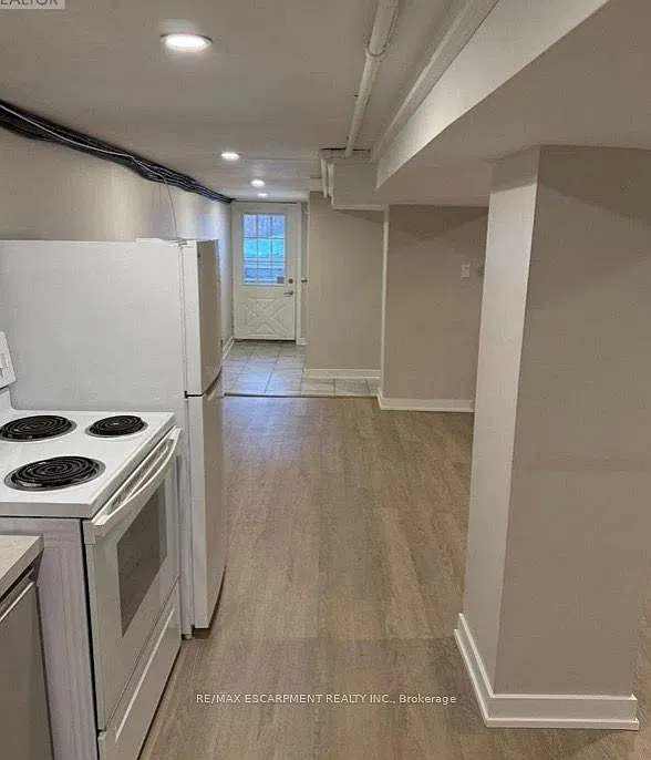 1 bed, $1,000 — Photo 2