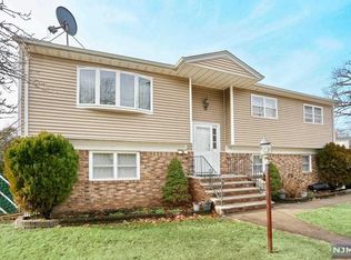 250 Howard St, Dumont, NJ 07628