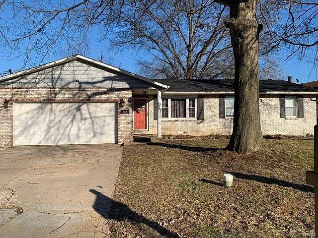 623 E Airwood Dr photo 1