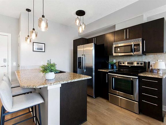 5th image of 2307 E 14th St SW #303