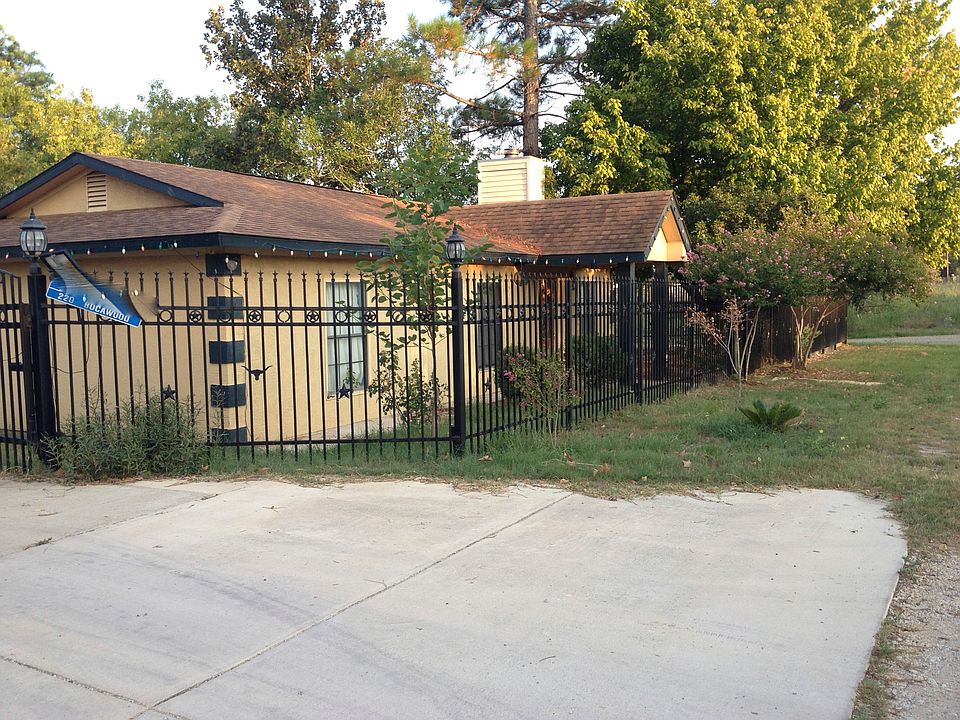 1st image of 220 Bocawood Dr