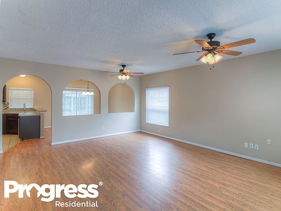 5th image of 4112 Coralbrooke Grv