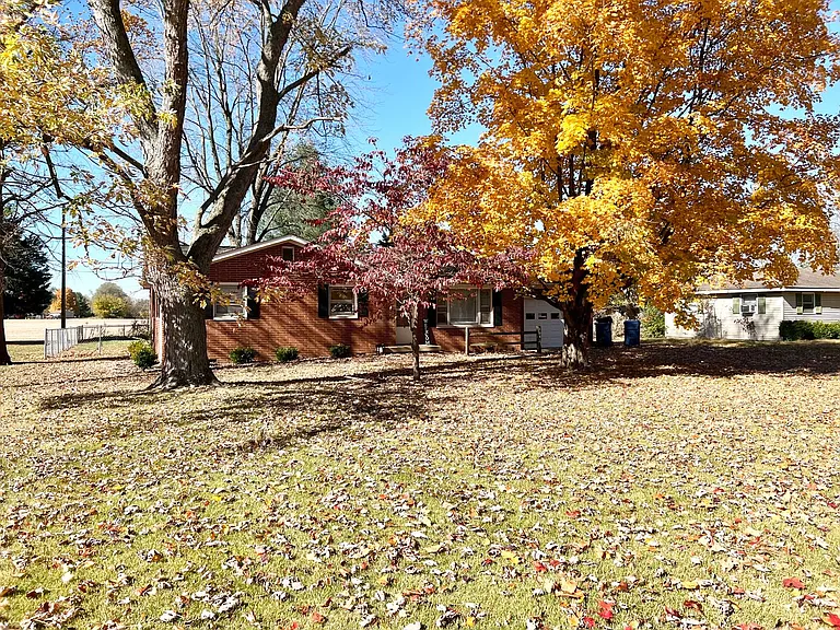 7082 N Rebecca Ct — Photo 3