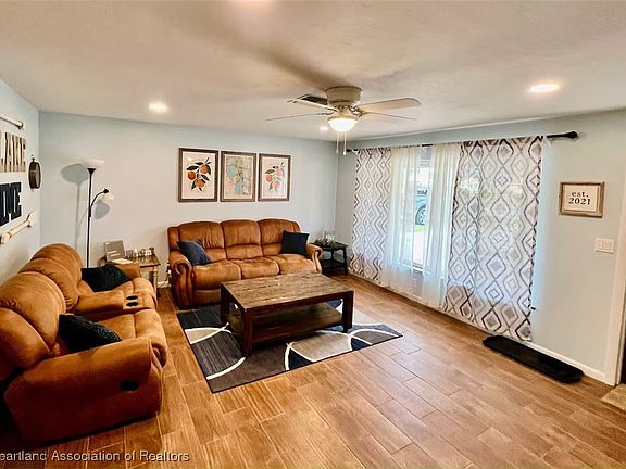 4th image of 110 Lake Huntley Dr