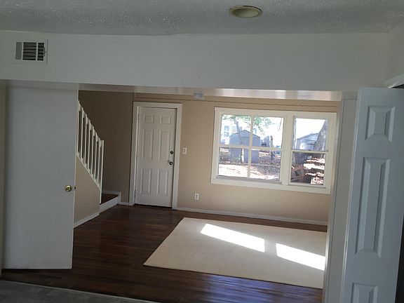 2nd image of 33008 Akron St