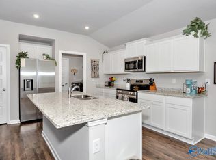 121 Olde Hearth Rd, New Market, AL 35761