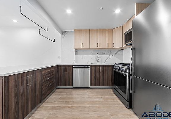 5th image of 21 Meserole St #301