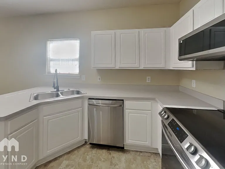 8256 Wynfield Dr — Photo 6