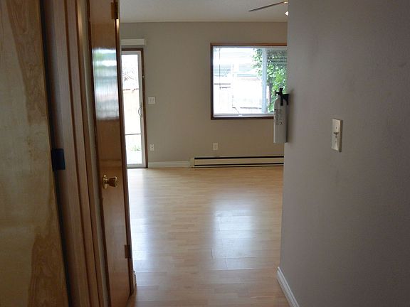 2nd image of 811 E Reserve St #1815