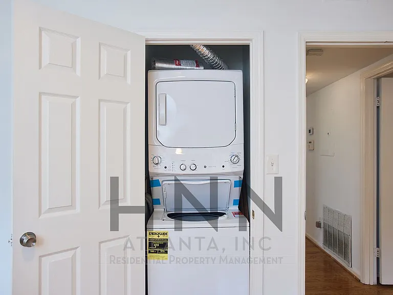 706 Argonne Ave NE #4 — Photo 6