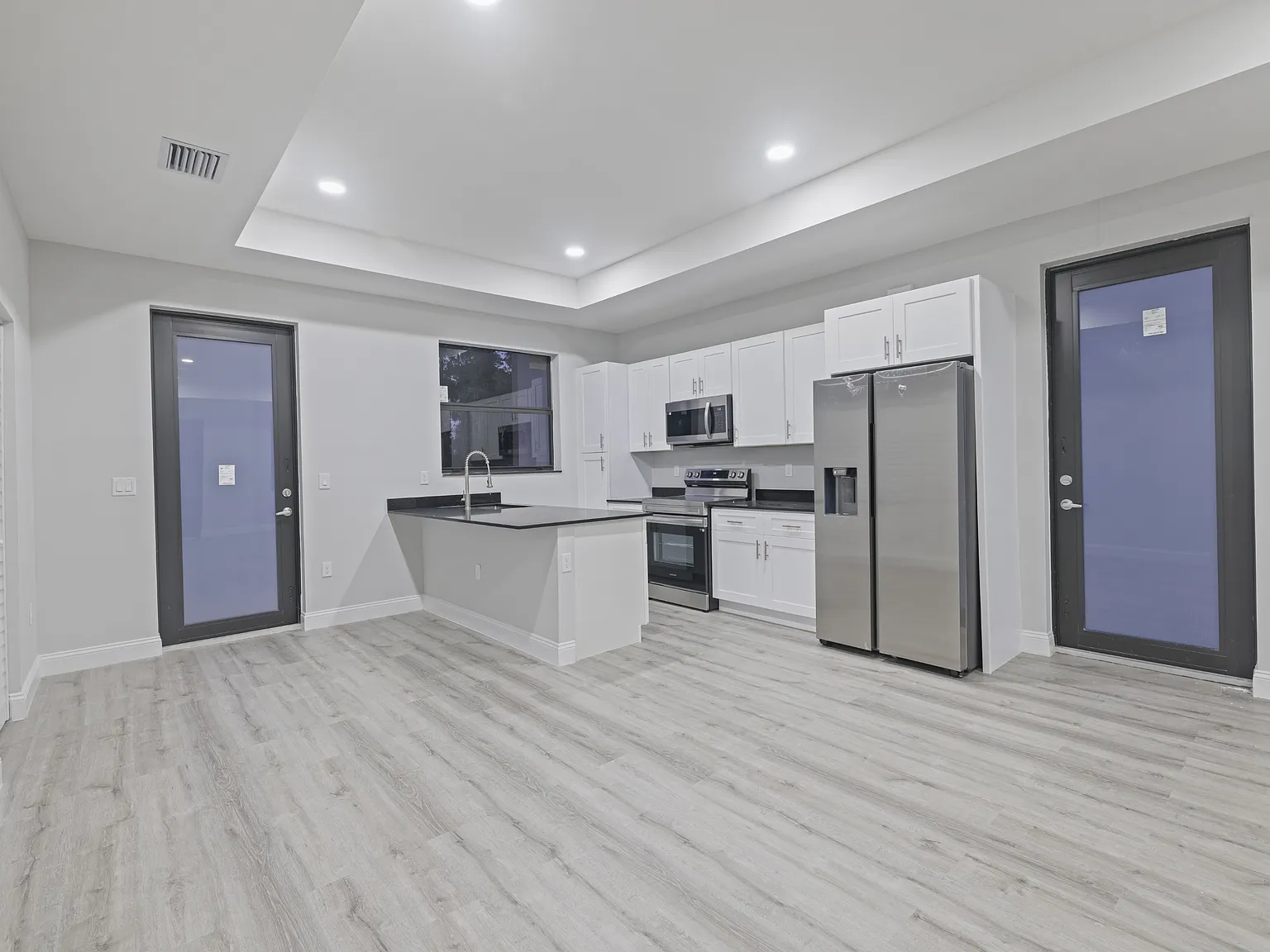950 Alcalde Street East - 1 — Photo 4
