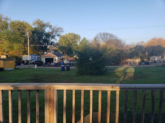 4th image of 410 9th Ave SE