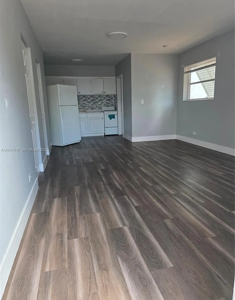 1 bed, 1.0 bath, $1,650 — Photo 2