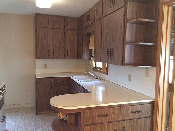 5th image of 4953 S 42nd St