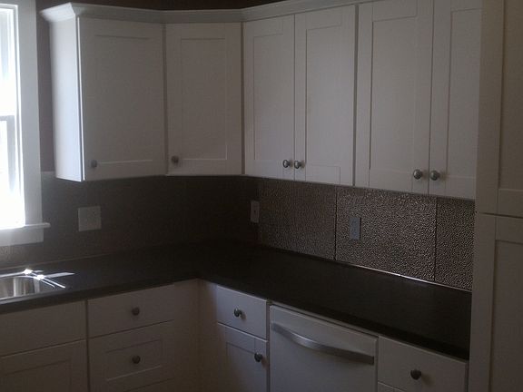 4th image of 1015 Underwood Ave SE