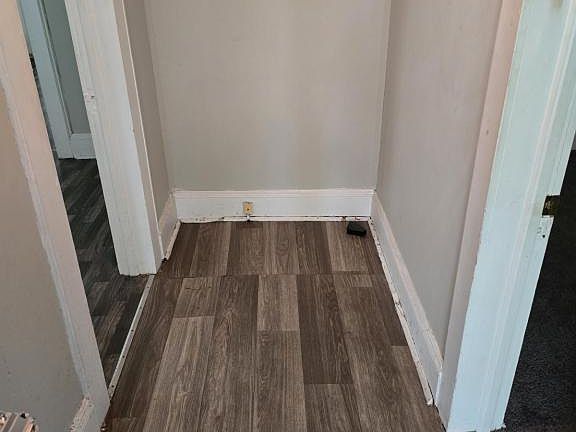 2nd image of 423 Franklin St