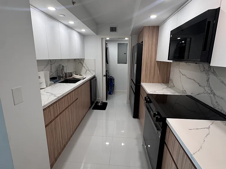 6917 Collins Ave #411 — Photo 9