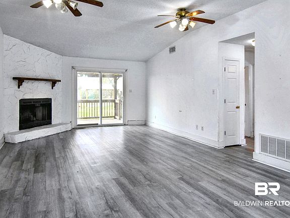2nd image of 17960 Greenway Dr