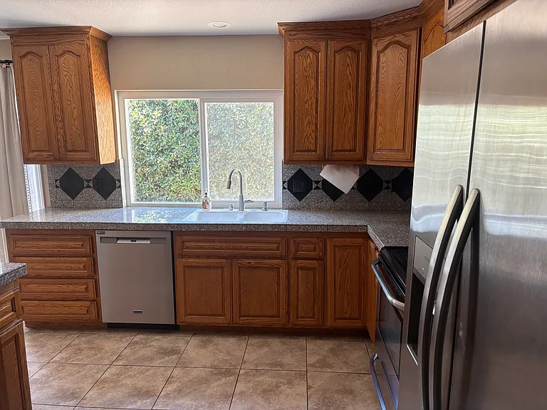 229 Yosemite Dr — Photo 9