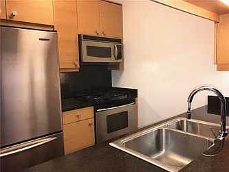 Rented by R New York