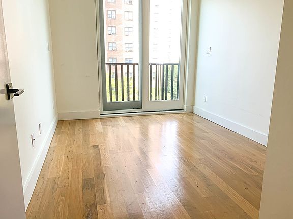 3rd image of 924 Myrtle Ave #Cc2
