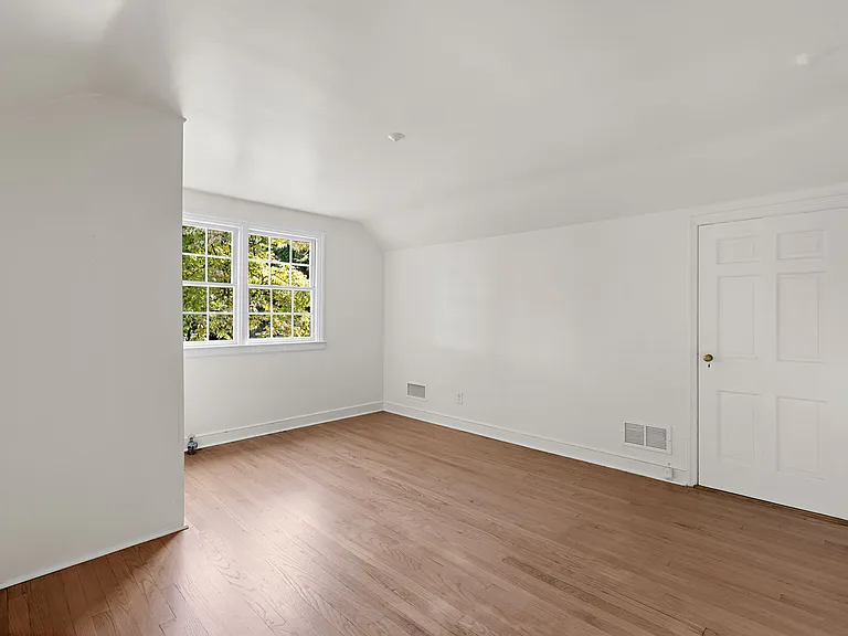 154 N Franklin Tpke — Photo 12