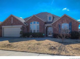 1925 E Queens St, Broken Arrow, OK 74012