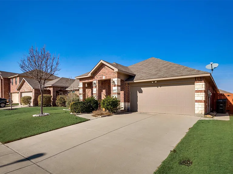 7000 Derbyshire Dr — Photo 3