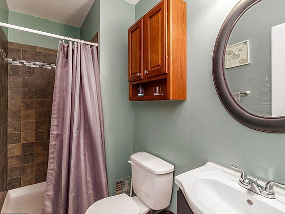 5th image of 2834 Cambridge Dr #2-3