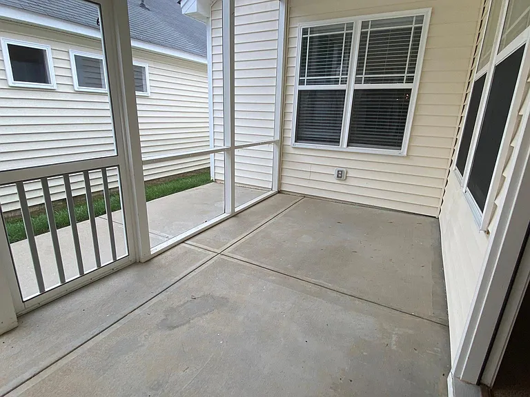 120 Denby Cir — Photo 6