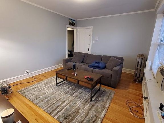 3rd image of 3949 W Cortland St APT 3R