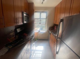 192-10 64th Ave FLOOR 3, Fresh Meadows, NY 11365