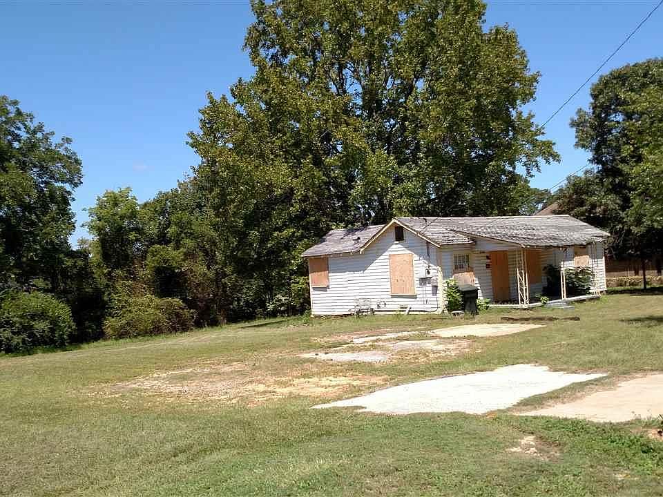 1st image of 2813 & 2817 Meyer Ave