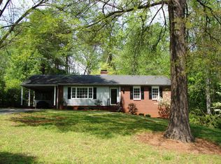 4981 Lochraven Dr, Winston Salem, NC 27104