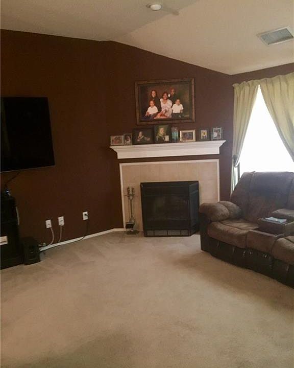 2nd image of 1411 Logan Dr