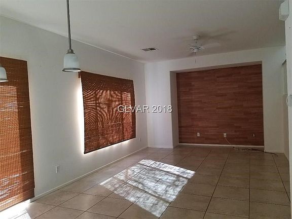 5th image of 935 Sunny Acres Ave