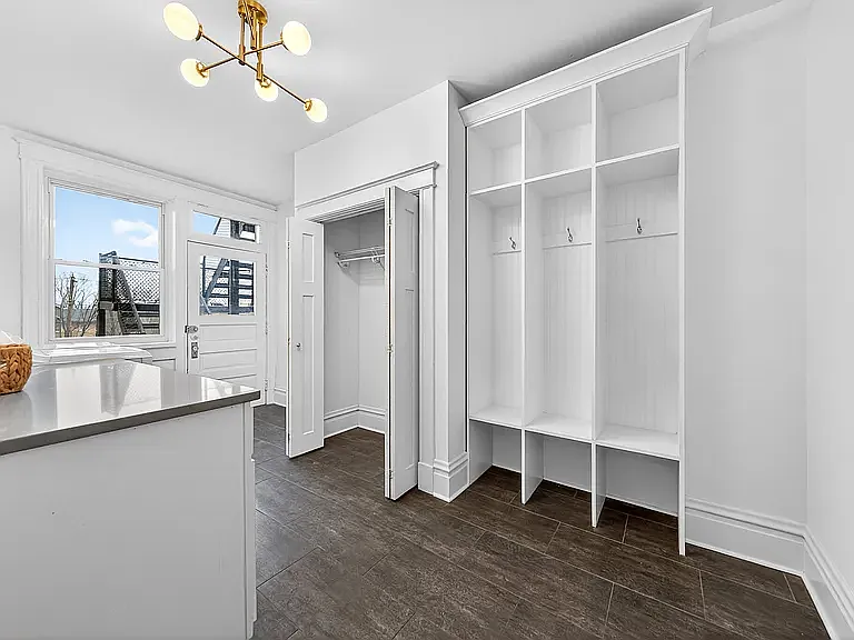 5394 Pershing Ave #1W — Photo 13