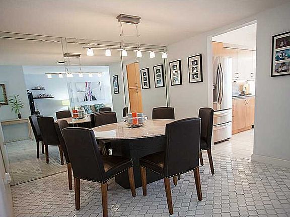 5th image of 18071 Biscayne Blvd APT 304