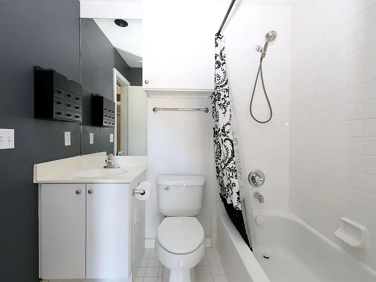 2819 Crawford St — Photo 22