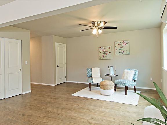 5th image of 6422 198th Street E