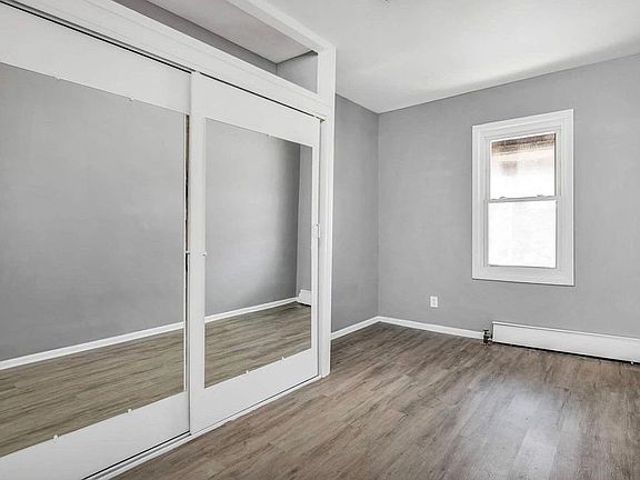 3rd image of 117-4 Rockaway Blvd