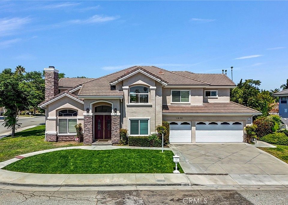 1st image of 1575 Dunswell Ave