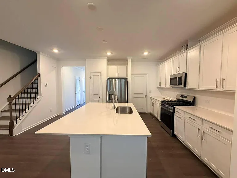 228 Deercroft Dr — Photo 6