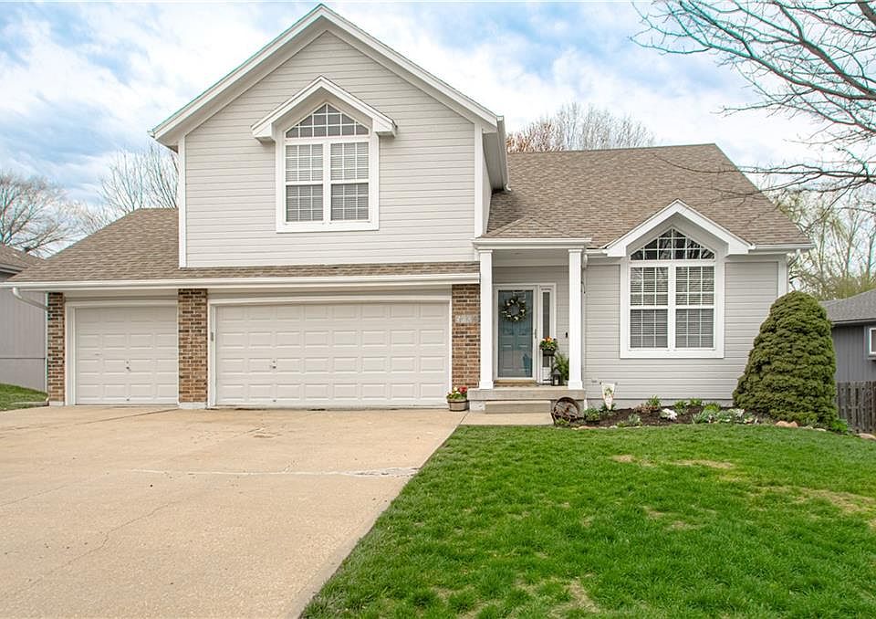 1st image of 5604 NE Scenic Dr