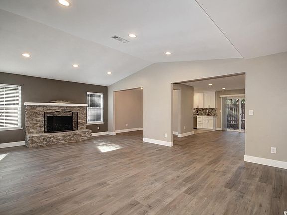3rd image of 7419 Hollyhock Ct