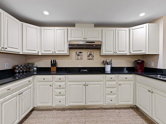 3rd image of 1 E Grand Ave APT 312