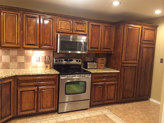 2nd image of 2114 Oakglen Dr
