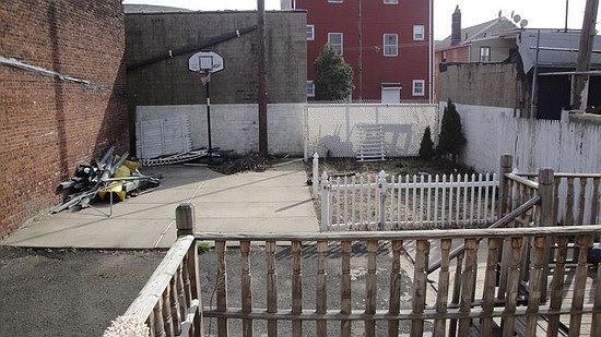 2nd image of 135 South St