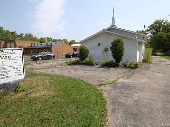3141 S Vassar Rd, Davison, MI 48423